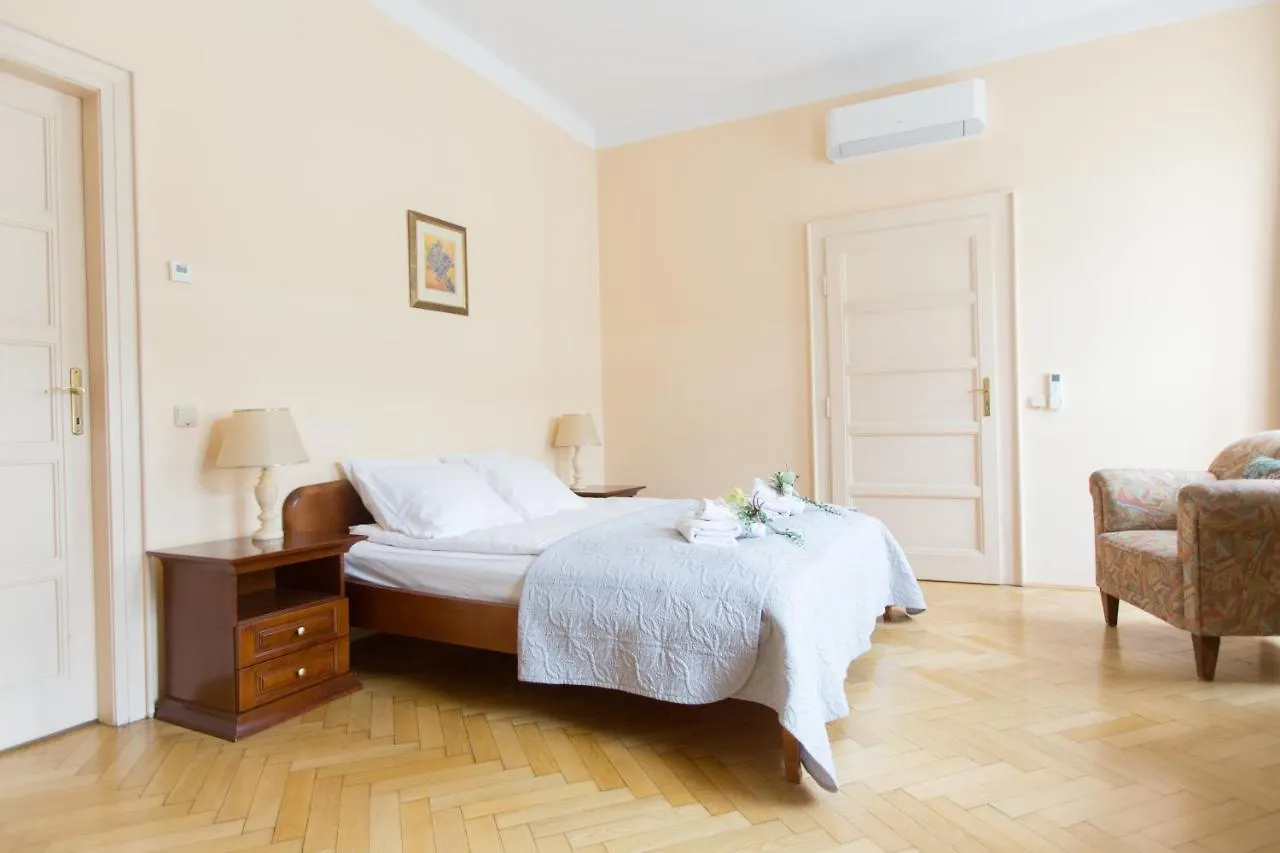 Apartments Roman Krakov 0*,