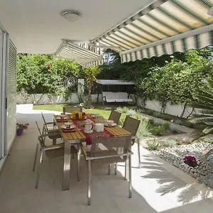 https://deluxe-apartment-lea-with-swimming-pool.splithotels.org