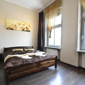 https://royal-hostel.hotelswroclaw.com